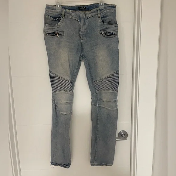 Jeans - Picture 1 of 4